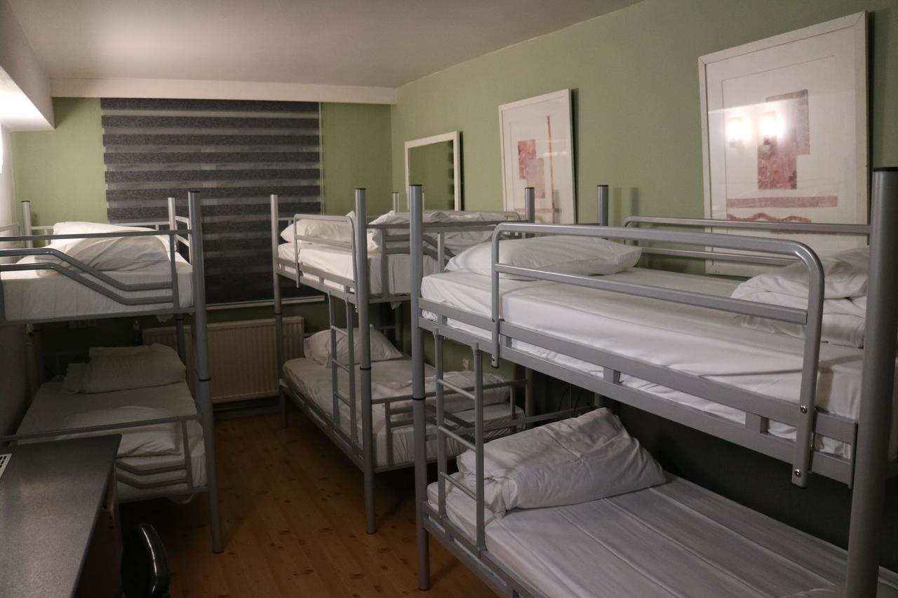 Es Hostel Midi Saint-Gilles Luaran gambar